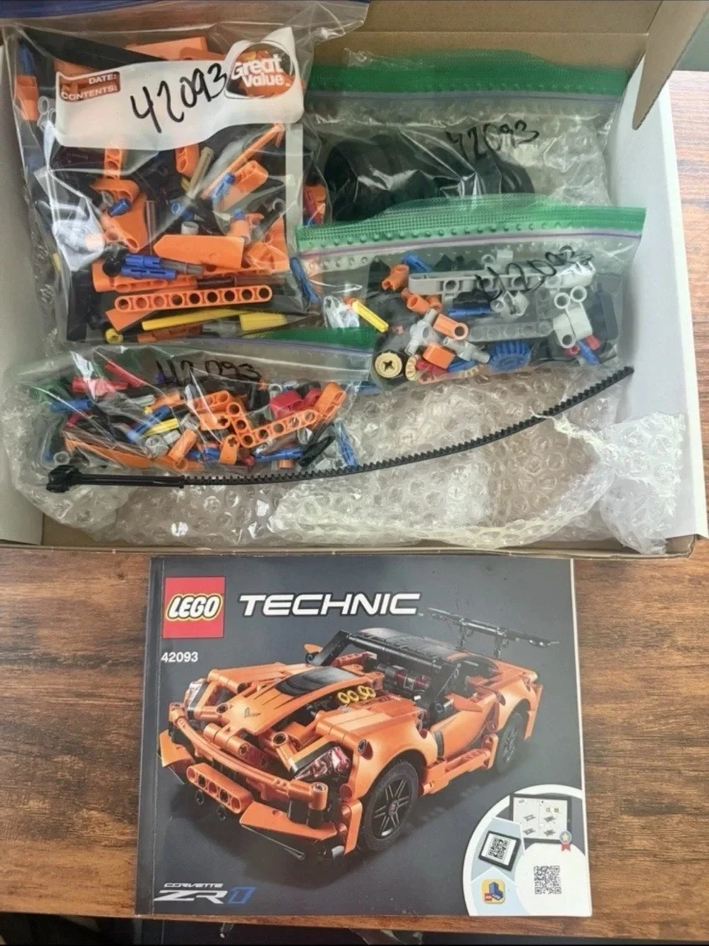 RETIRED LEGO Set: Technic Chevrolet Corvette ZR1 (Set #42093) With Manual
